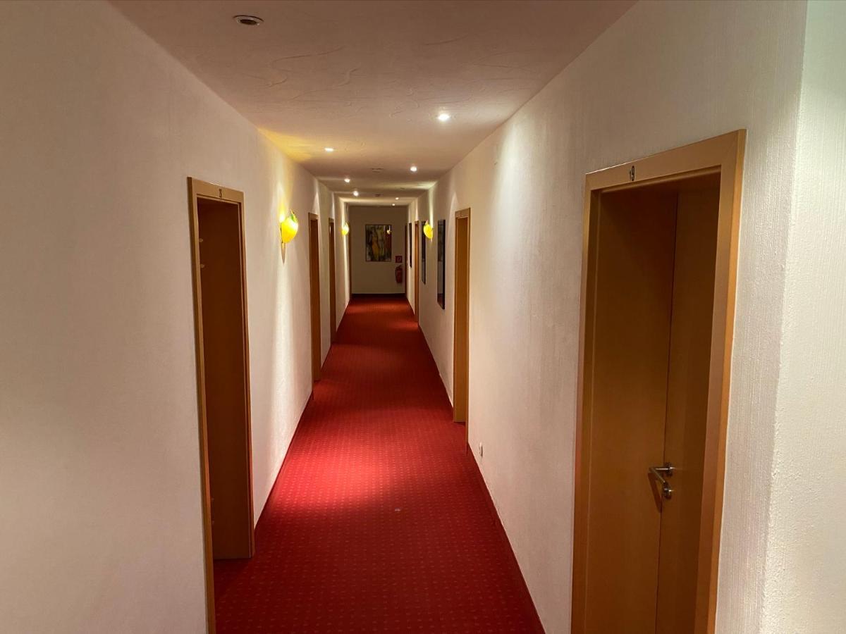 נויקירכן-פלון Hotel Friedenseiche מראה חיצוני תמונה